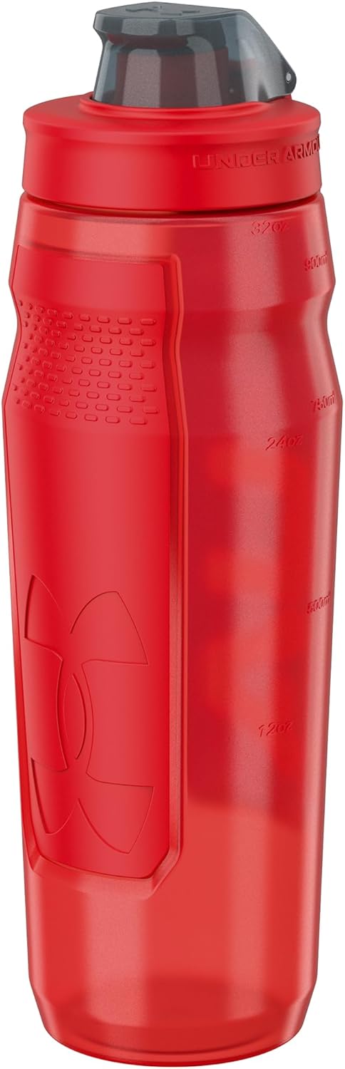 Under Armour 32oz Playmaker Squeeze Water Bottle | Squeeze
